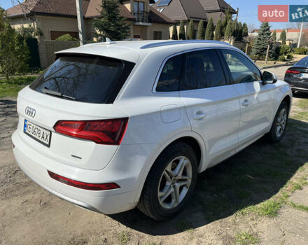 Белый Ауди Ку 5, объемом двигателя 1.98 л и пробегом 87 тыс. км за 29000 $, фото 4 на Automoto.ua