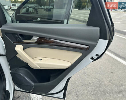 Білий Ауді Ку 5, об'ємом двигуна 1.98 л та пробігом 175 тис. км за 27000 $, фото 11 на Automoto.ua