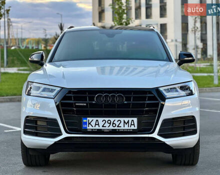 Белый Ауди Ку 5, объемом двигателя 1.98 л и пробегом 63 тыс. км за 31400 $, фото 3 на Automoto.ua