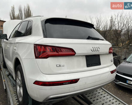 Белый Ауди Ку 5, объемом двигателя 2 л и пробегом 240 тыс. км за 15700 $, фото 10 на Automoto.ua