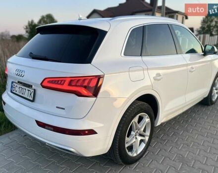 Белый Ауди Ку 5, объемом двигателя 1.98 л и пробегом 110 тыс. км за 25300 $, фото 3 на Automoto.ua