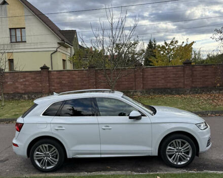 Білий Ауді Ку 5, об'ємом двигуна 1.98 л та пробігом 211 тис. км за 22300 $, фото 2 на Automoto.ua