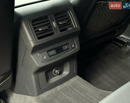 Белый Ауди Ку 5, объемом двигателя 1.98 л и пробегом 65 тыс. км за 40999 $, фото 27 на Automoto.ua