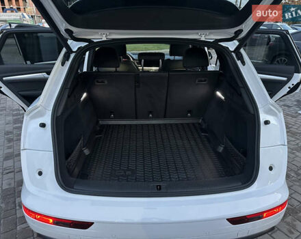 Білий Ауді Ку 5, об'ємом двигуна 2 л та пробігом 119 тис. км за 25700 $, фото 31 на Automoto.ua