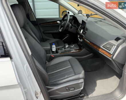 Белый Ауди Ку 5, объемом двигателя 2 л и пробегом 55 тыс. км за 26500 $, фото 39 на Automoto.ua