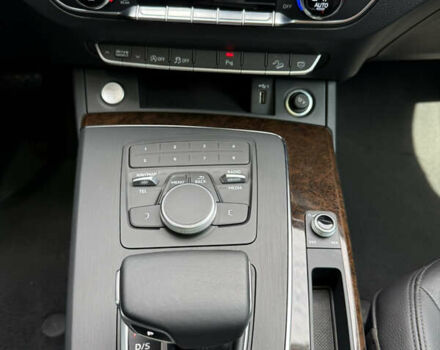 Белый Ауди Ку 5, объемом двигателя 2 л и пробегом 55 тыс. км за 26500 $, фото 51 на Automoto.ua