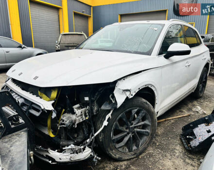 Білий Ауді Ку 5, об'ємом двигуна 2 л та пробігом 136 тис. км за 22500 $, фото 4 на Automoto.ua