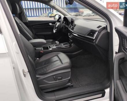 Белый Ауди Ку 5, объемом двигателя 2 л и пробегом 52 тыс. км за 30900 $, фото 29 на Automoto.ua