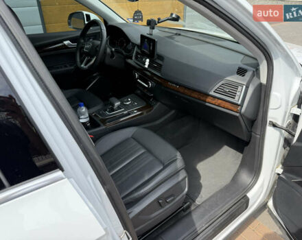 Белый Ауди Ку 5, объемом двигателя 2 л и пробегом 55 тыс. км за 26500 $, фото 38 на Automoto.ua