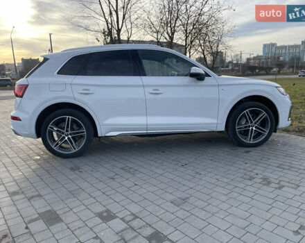 Белый Ауди Ку 5, объемом двигателя 2 л и пробегом 56 тыс. км за 38400 $, фото 4 на Automoto.ua