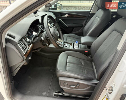 Белый Ауди Ку 5, объемом двигателя 2 л и пробегом 55 тыс. км за 26500 $, фото 31 на Automoto.ua