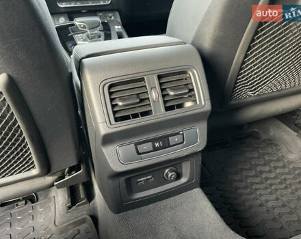 Белый Ауди Ку 5, объемом двигателя 2 л и пробегом 56 тыс. км за 38400 $, фото 29 на Automoto.ua