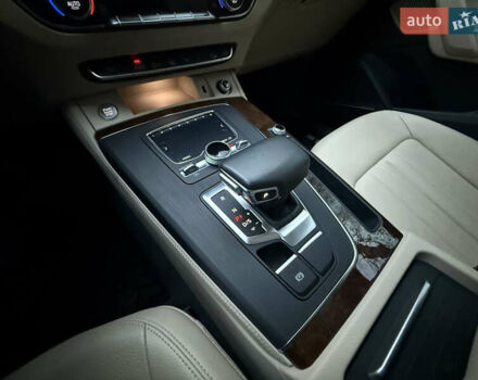 Білий Ауді Ку 5, об'ємом двигуна 2 л та пробігом 100 тис. км за 33900 $, фото 36 на Automoto.ua