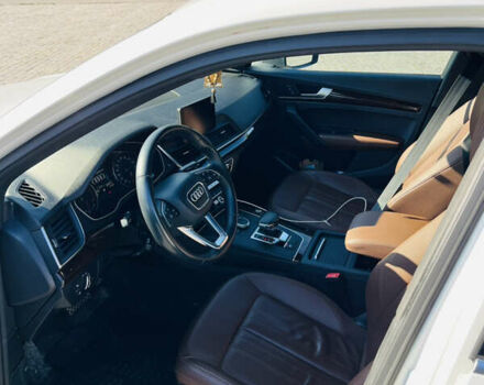 Білий Ауді Ку 5, об'ємом двигуна 1.98 л та пробігом 76 тис. км за 29000 $, фото 9 на Automoto.ua