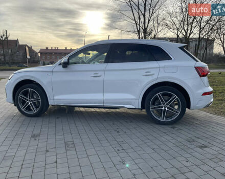 Белый Ауди Ку 5, объемом двигателя 2 л и пробегом 56 тыс. км за 38400 $, фото 3 на Automoto.ua