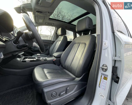 Белый Ауди Ку 5, объемом двигателя 2 л и пробегом 56 тыс. км за 38400 $, фото 33 на Automoto.ua