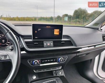 Белый Ауди Ку 5, объемом двигателя 2 л и пробегом 52 тыс. км за 30900 $, фото 25 на Automoto.ua