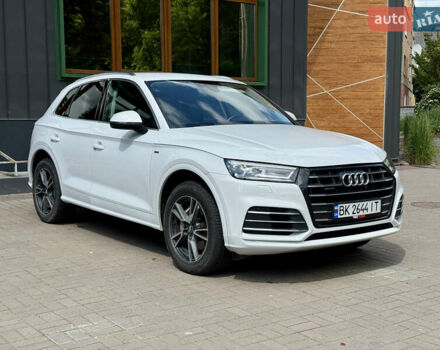 Білий Ауді Ку 5, об'ємом двигуна 2 л та пробігом 56 тис. км за 31900 $, фото 6 на Automoto.ua