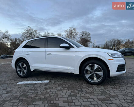 Білий Ауді Ку 5, об'ємом двигуна 2 л та пробігом 119 тис. км за 25700 $, фото 5 на Automoto.ua