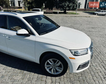 Білий Ауді Ку 5, об'ємом двигуна 1.98 л та пробігом 76 тис. км за 29000 $, фото 7 на Automoto.ua