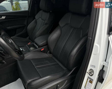 Белый Ауди Ку 5, объемом двигателя 1.98 л и пробегом 65 тыс. км за 40999 $, фото 25 на Automoto.ua