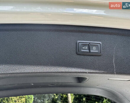 Ауди Ку 5 2020 в Тернополе на Automoto.ua Белый Ауди Ку 5, объемом двигателя 1.98 л и пробегом 136 тыс. км за 44000 $, фото 49 на Automoto.ua