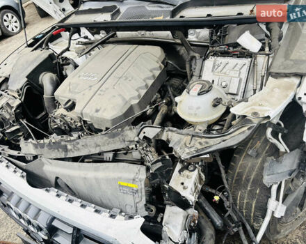 Білий Ауді Ку 5, об'ємом двигуна 2 л та пробігом 136 тис. км за 22500 $, фото 6 на Automoto.ua