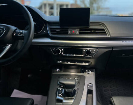 Білий Ауді Ку 5, об'ємом двигуна 2 л та пробігом 119 тис. км за 25700 $, фото 18 на Automoto.ua