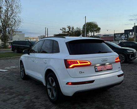 Білий Ауді Ку 5, об'ємом двигуна 2 л та пробігом 119 тис. км за 25700 $, фото 12 на Automoto.ua