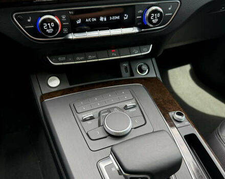 Белый Ауди Ку 5, объемом двигателя 2 л и пробегом 55 тыс. км за 26500 $, фото 50 на Automoto.ua