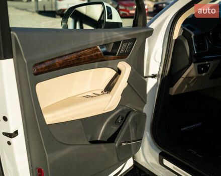 Білий Ауді Ку 5, об'ємом двигуна 1.98 л та пробігом 99 тис. км за 34500 $, фото 47 на Automoto.ua