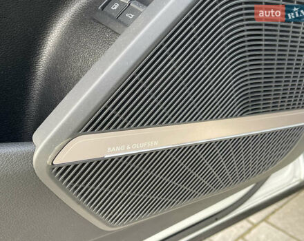 Белый Ауди Ку 5, объемом двигателя 2 л и пробегом 56 тыс. км за 38400 $, фото 14 на Automoto.ua