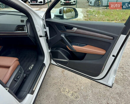 Ауди Ку 5 2021 в Киеве на Automoto.ua Белый Ауди Ку 5, объемом двигателя 2 л и пробегом 44 тыс. км за 41999 $, фото 38 на Automoto.ua