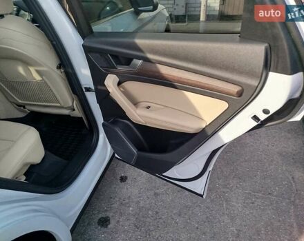 Білий Ауді Ку 5, об'ємом двигуна 1.98 л та пробігом 71 тис. км за 42700 $, фото 23 на Automoto.ua