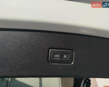 Білий Ауді Ку 5, об'ємом двигуна 1.98 л та пробігом 71 тис. км за 40300 $, фото 12 на Automoto.ua