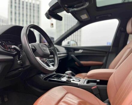 Білий Ауді Ку 5, об'ємом двигуна 2 л та пробігом 40 тис. км за 25500 $, фото 4 на Automoto.ua