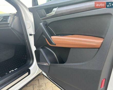 Белый Ауди Ку 5, объемом двигателя 2 л и пробегом 62 тыс. км за 30990 $, фото 56 на Automoto.ua