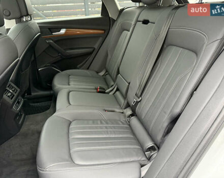 Белый Ауди Ку 5, объемом двигателя 1.98 л и пробегом 59 тыс. км за 33900 $, фото 53 на Automoto.ua