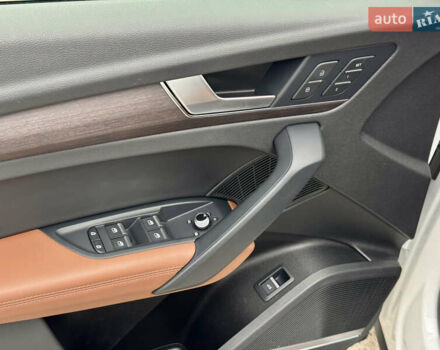 Ауди Ку 5 2021 в Киеве на Automoto.ua Белый Ауди Ку 5, объемом двигателя 2 л и пробегом 44 тыс. км за 41999 $, фото 12 на Automoto.ua