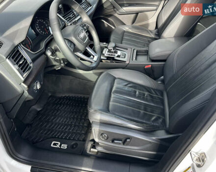 Білий Ауді Ку 5, об'ємом двигуна 1.98 л та пробігом 172 тис. км за 27777 $, фото 27 на Automoto.ua