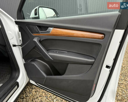 Белый Ауди Ку 5, объемом двигателя 1.98 л и пробегом 59 тыс. км за 33900 $, фото 64 на Automoto.ua