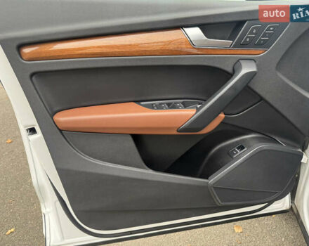 Белый Ауди Ку 5, объемом двигателя 1.98 л и пробегом 60 тыс. км за 33800 $, фото 17 на Automoto.ua