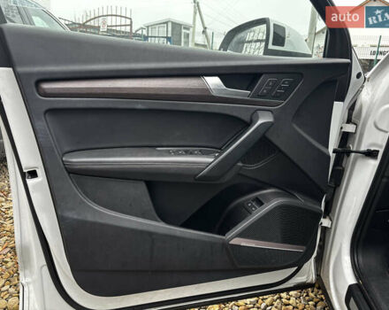 Белый Ауди Ку 5, объемом двигателя 1.98 л и пробегом 122 тыс. км за 27000 $, фото 14 на Automoto.ua