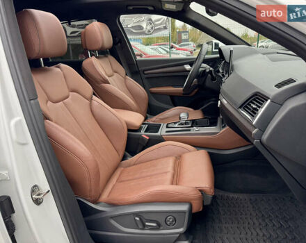 Ауди Ку 5 2021 в Киеве на Automoto.ua Белый Ауди Ку 5, объемом двигателя 2 л и пробегом 44 тыс. км за 41999 $, фото 44 на Automoto.ua