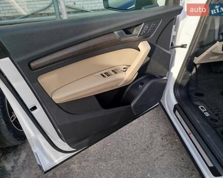 Білий Ауді Ку 5, об'ємом двигуна 1.98 л та пробігом 71 тис. км за 40300 $, фото 8 на Automoto.ua