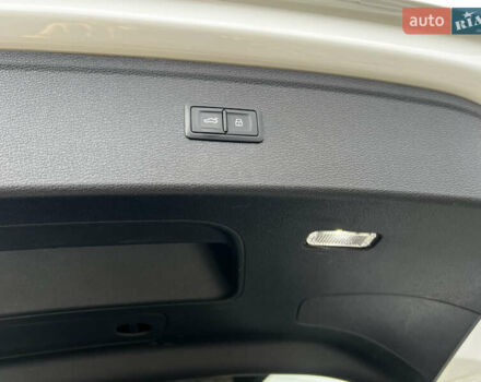 Білий Ауді Ку 5, об'ємом двигуна 1.98 л та пробігом 172 тис. км за 27777 $, фото 21 на Automoto.ua