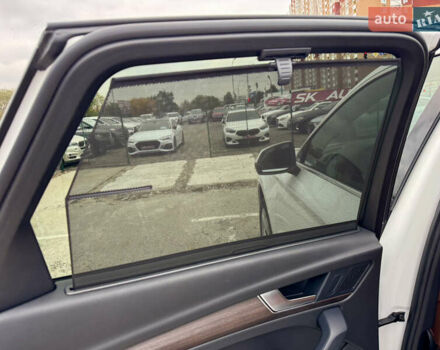 Белый Ауди Ку 5, объемом двигателя 2 л и пробегом 44 тыс. км за 41900 $, фото 24 на Automoto.ua