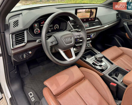 Ауди Ку 5 2021 в Киеве на Automoto.ua Белый Ауди Ку 5, объемом двигателя 2 л и пробегом 44 тыс. км за 41999 $, фото 10 на Automoto.ua