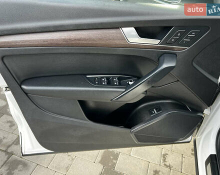 Білий Ауді Ку 5, об'ємом двигуна 1.98 л та пробігом 172 тис. км за 27777 $, фото 28 на Automoto.ua