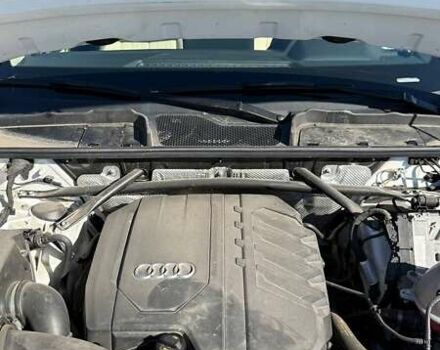 Белый Ауди Ку 5, объемом двигателя 2 л и пробегом 57 тыс. км за 34000 $, фото 26 на Automoto.ua